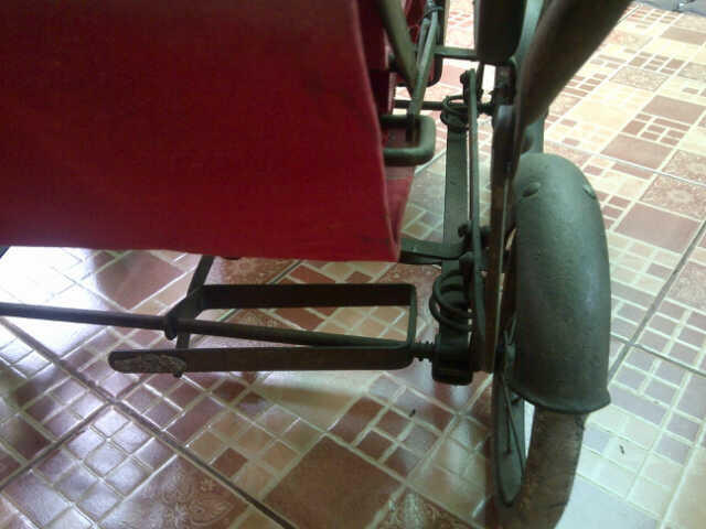 DORONGAN KERETA BAYI ERA BELANDA VINTAGE BABY STROLLER