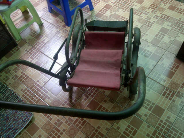 DORONGAN KERETA BAYI ERA BELANDA VINTAGE BABY STROLLER