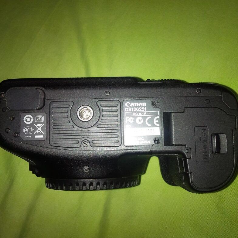 CANON 7d BODY (Like New)