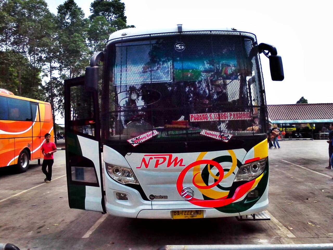 Bus Ane Kaca nya di Lempar Batu,terus Pelaku nya.... #RealBro