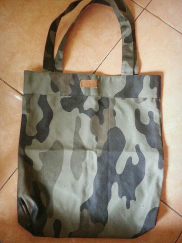 Cowok Ber-&quot;TOTEBAG' menurut agan gimana ?