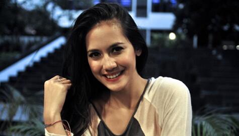 Pevita Pearce ama Nabilah JKT48, Mirip???