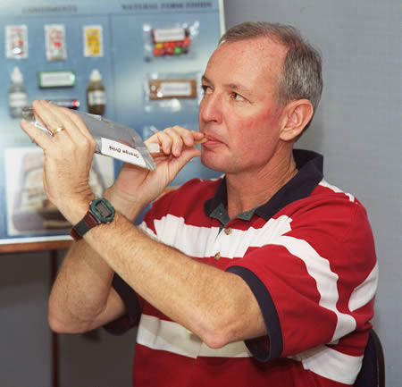 &#91;HOT&#93; Cari Tahu Yuk 8 Fakta Unik Kehidupan di Luar Angkasa