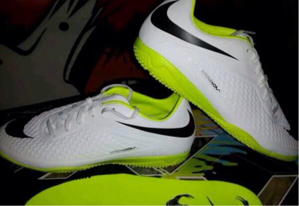 Preorder Sepatu Futsal New Nike Hypervenom Phelon IC Green ! BNIB size 40-45 !