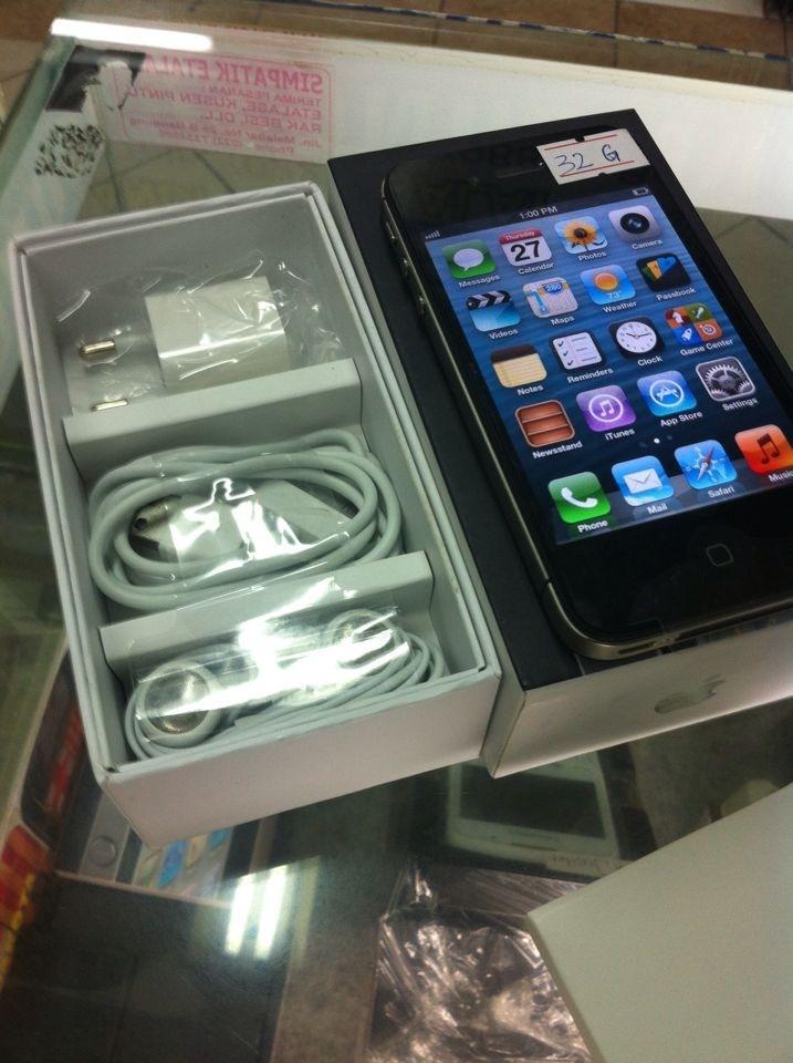 Iphone 4 CDMA 32GB Black dan White New + smartfren