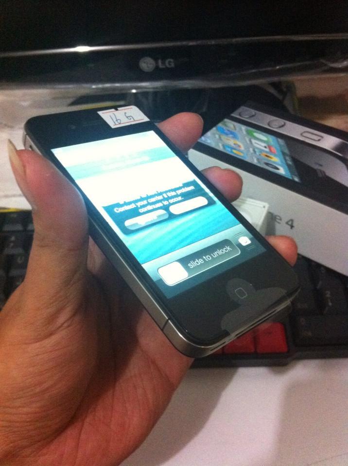 Iphone 4 CDMA 32GB Black dan White New + smartfren