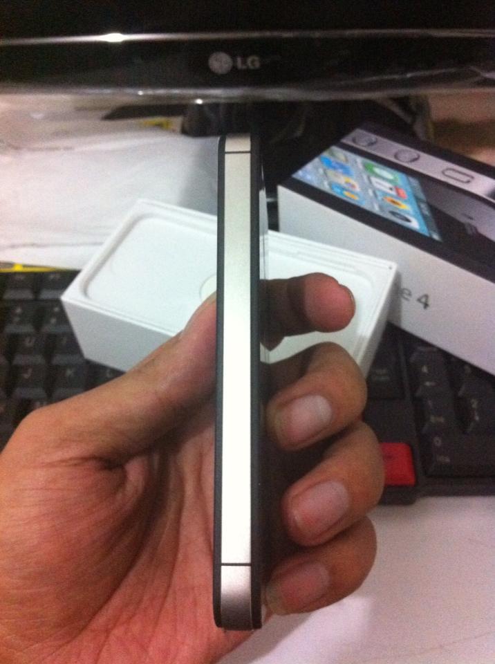 Iphone 4 CDMA 32GB Black dan White New + smartfren