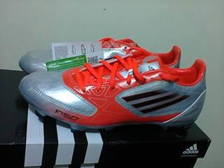 sepatu futsal & soccer adidas F10 IN 100% original no kawe