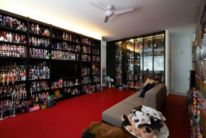 Pria Singapura Pajang Koleksi 9 Ribu Boneka di Kamarnya