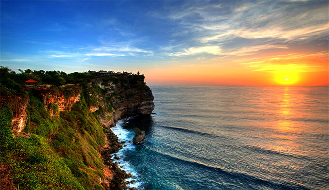 Tari Kecak Uluwatu, Great Show &amp; The Most Beautiful place to Enjoy Sunset in Bali !