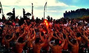Tari Kecak Uluwatu, Great Show &amp; The Most Beautiful place to Enjoy Sunset in Bali !