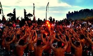 Tari Kecak Uluwatu, Great Show &amp; The Most Beautiful Place to Enjoy Sunset in Bali