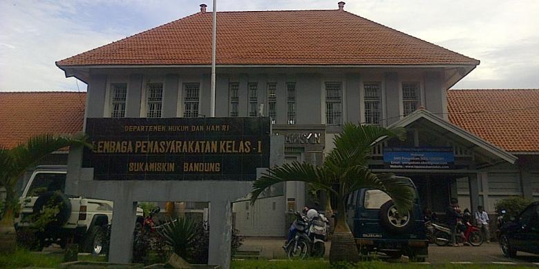 Enakanya jadi KORUPTOR