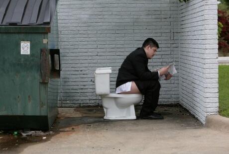 Kebiasaan Jorok Kaum Lelaki Saat Menggunakan Toilet