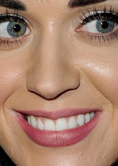 Foto Foto Artis Idola Agan Kalau Di Close Up (NGAKAK GAN)