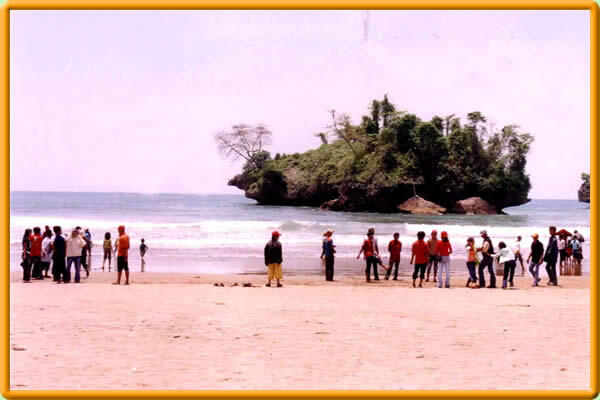 Keindahan Pantai Pelang, Trenggalek, Jawa Timur