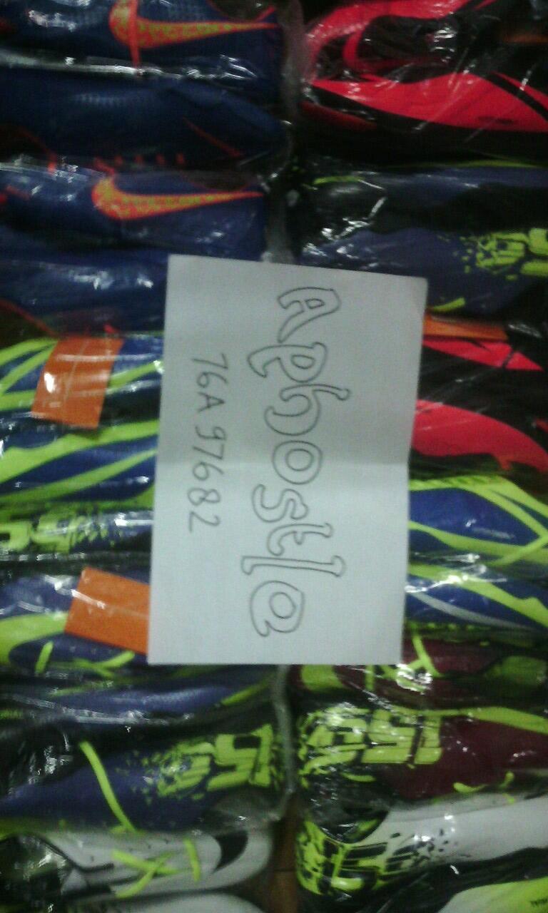 Sepatu Nike Mercurial HyperVenom, Adidas Made In Italy Murah 120.000an