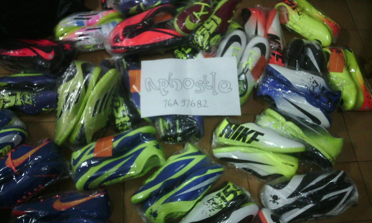 Sepatu Nike Mercurial HyperVenom, Adidas Made In Italy Murah 120.000an