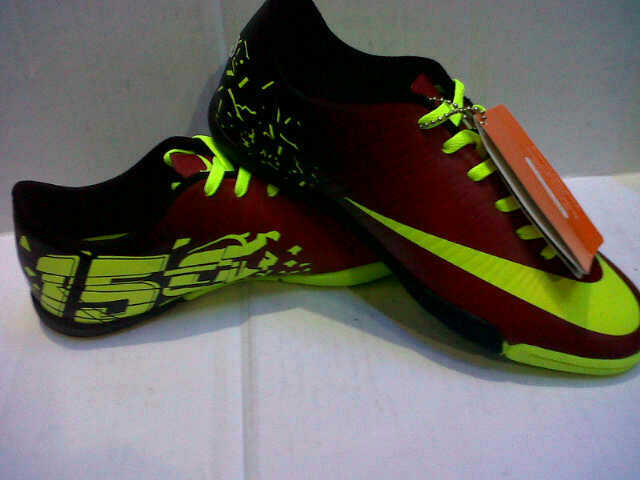 Sepatu Nike Mercurial HyperVenom, Adidas Made In Italy Murah 120.000an
