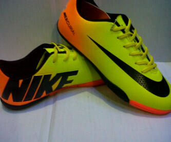 Sepatu Nike Mercurial HyperVenom, Adidas Made In Italy Murah 120.000an