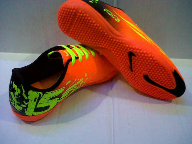 Sepatu Nike Mercurial HyperVenom, Adidas Made In Italy Murah 120.000an