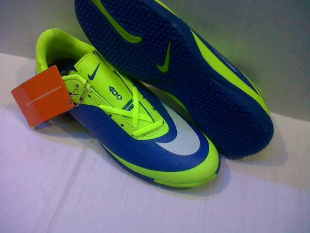 Sepatu Nike Mercurial HyperVenom, Adidas Made In Italy Murah 120.000an