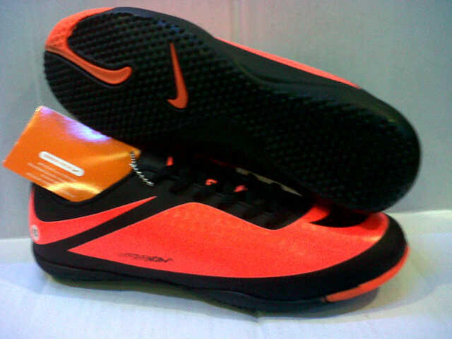 Sepatu Nike Mercurial HyperVenom, Adidas Made In Italy Murah 120.000an