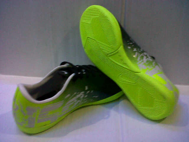 Sepatu Nike Mercurial HyperVenom, Adidas Made In Italy Murah 120.000an