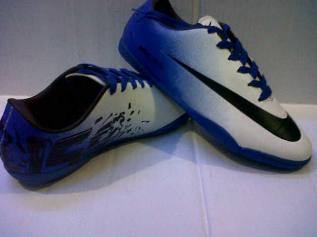 Sepatu Nike Mercurial HyperVenom, Adidas Made In Italy Murah 120.000an