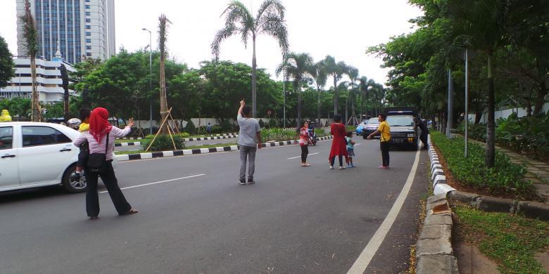 Kisah Esek-Esek di Balik Layanan Joki &quot;Three in One&quot;