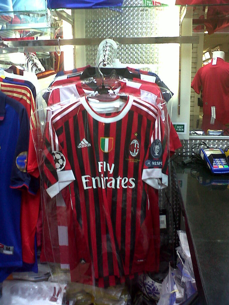 AC MILAN HOME,AWAY,RETRO CENTENARY,MEDIOLANUM,SOLO FERTE,OPEL,COUPPLE,HUDDIE,JACKET