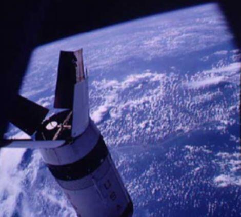 Perjalanan NASA dalam Pesawat APOLLO(++PIC)