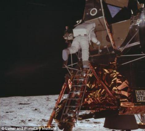 Perjalanan NASA dalam Pesawat APOLLO(++PIC)