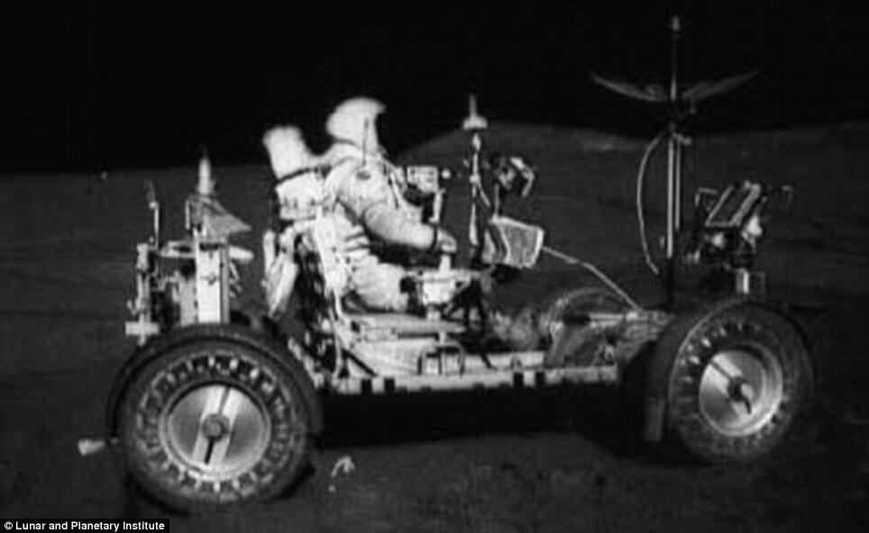 Perjalanan NASA dalam Pesawat APOLLO(++PIC)
