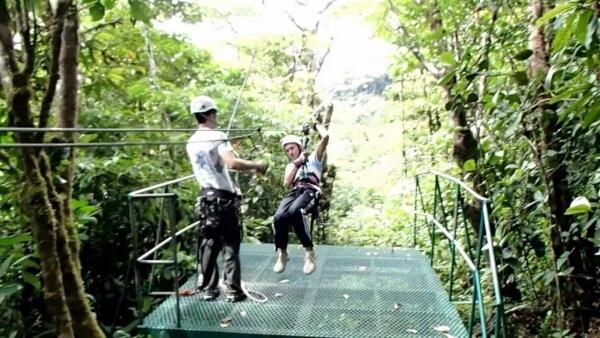 Berani gag Gan maen Flying Fox disini??