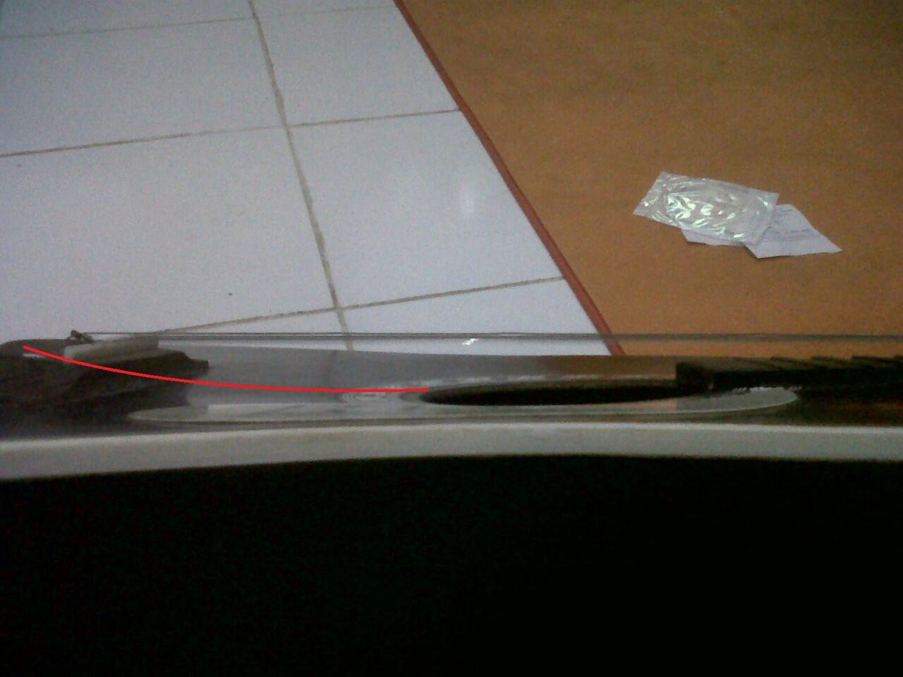 gan mau nanya, bodi gitar ane kok gini cembung gini ya?
