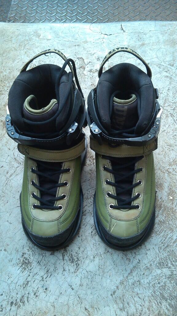 J>USD carbon 2 olive Aggressive Inline Skate