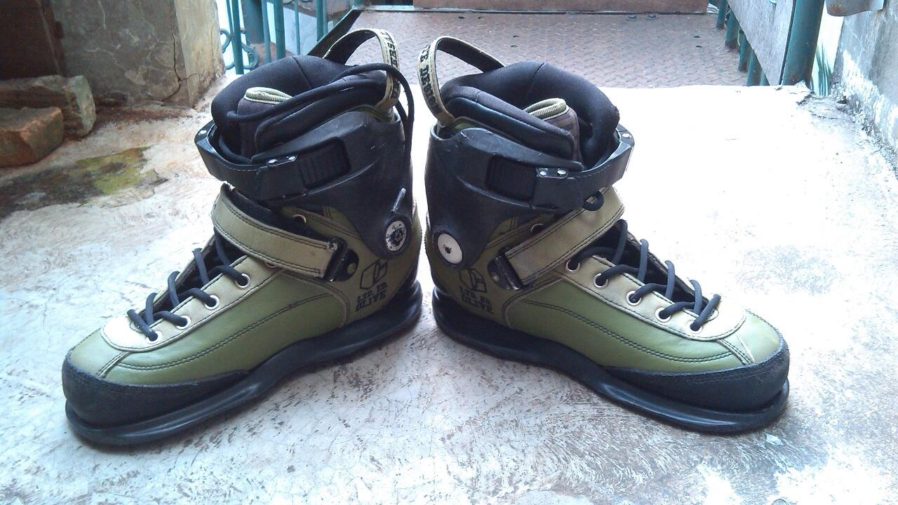 J>USD carbon 2 olive Aggressive Inline Skate