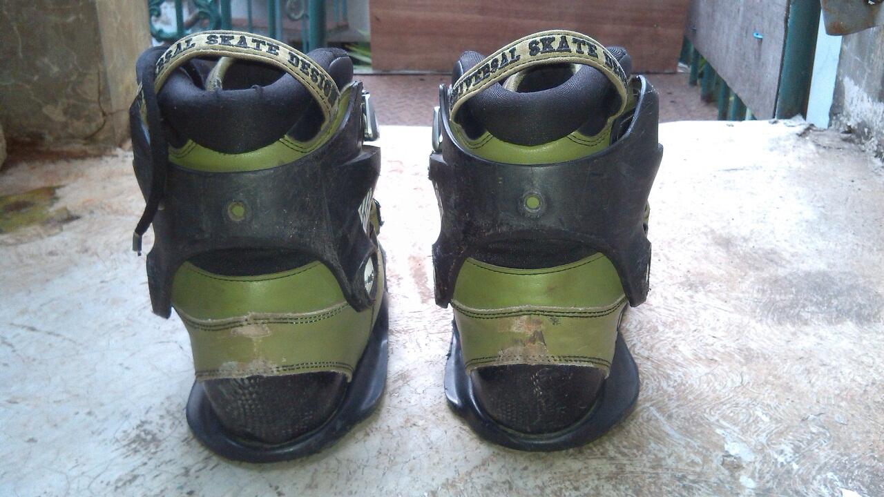 J>USD carbon 2 olive Aggressive Inline Skate