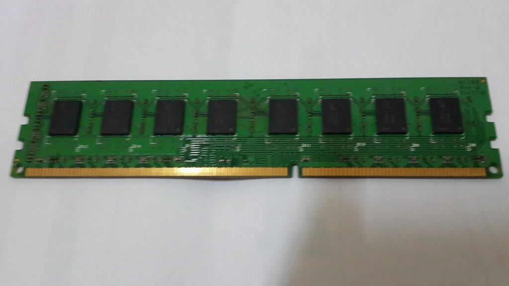 Memory Ddr3 V-gen 4gb Pc 10600 / 1333