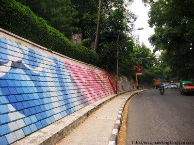 10 Jalan Paling Berhatu di Indonesia