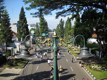 10 Jalan Paling Berhatu di Indonesia