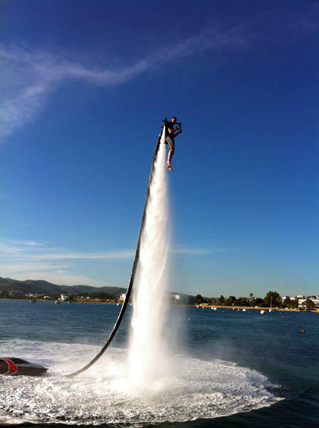 Terbang Dengan Tenaga Air