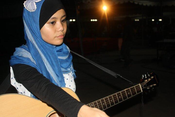 Mengenal seorang " Najwa Latif "