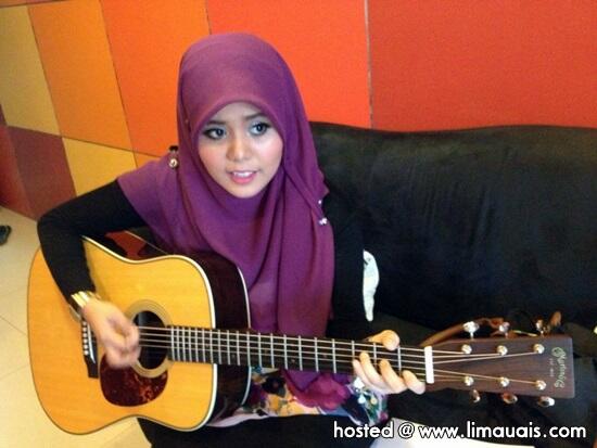 Mengenal seorang " Najwa Latif "