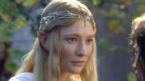 Terpesona Lords of The Ring, Wanita Ini Potong Telinga