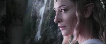 Terpesona Lords of The Ring, Wanita Ini Potong Telinga