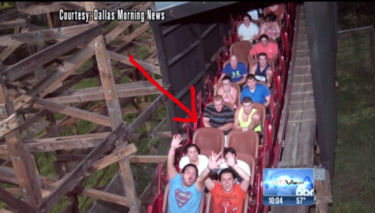 Wanita Tewas Terlempar dari Roller Coaster