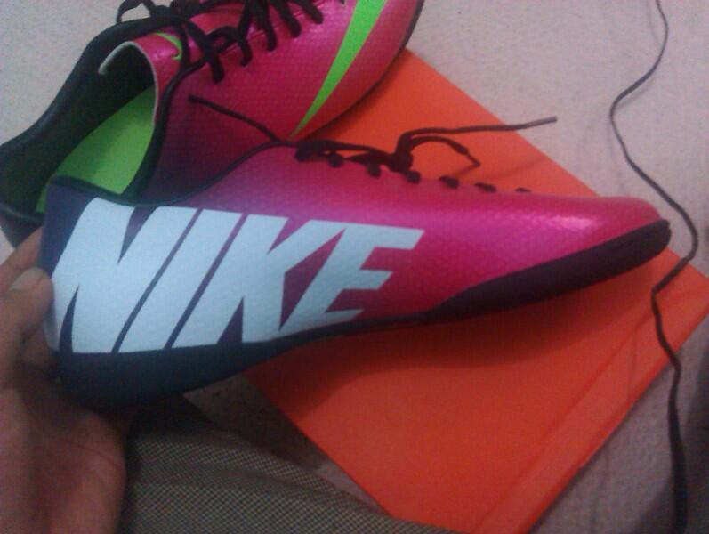 SEPATU FUTSAL NIKE MERCURIAL VICTORY IV IC ORIGINAL