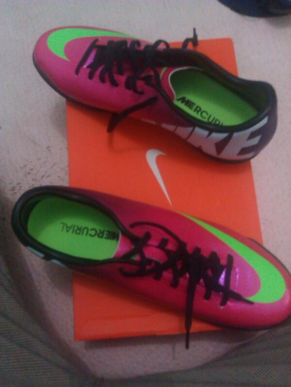 SEPATU FUTSAL NIKE MERCURIAL VICTORY IV IC ORIGINAL